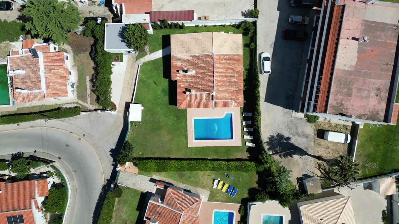 Moradia T4 para Venda em Albufeira e Olhos de Água Foto 36