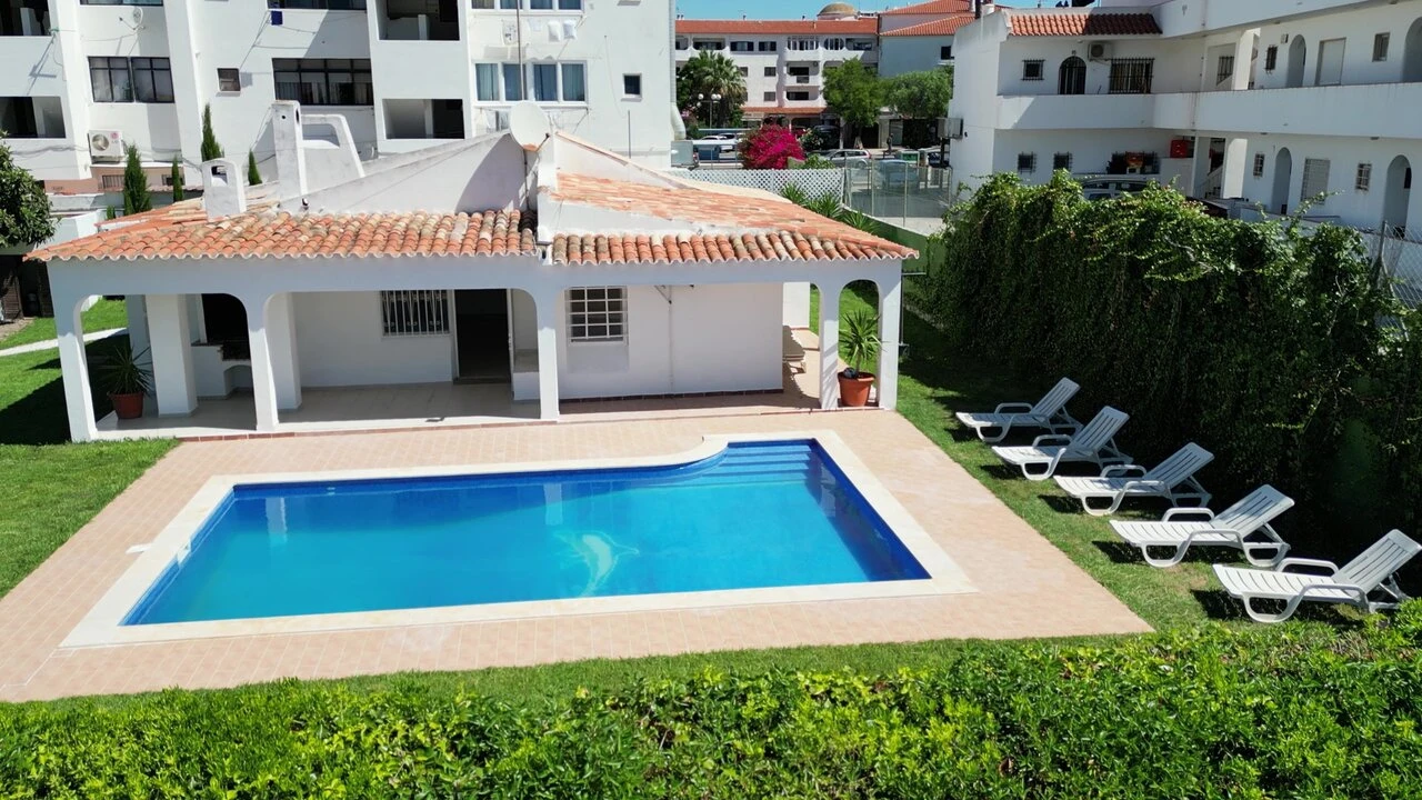 Moradia T4 para Venda em Albufeira e Olhos de Água Foto 6