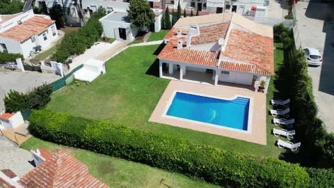 Moradia T4 para Venda em Albufeira e Olhos de Água