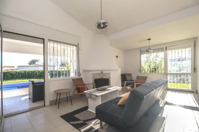 Moradia T4 para Venda em Albufeira e Olhos de Água