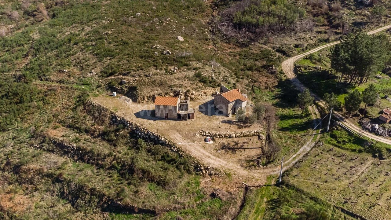 Quinta T4 para Venda em Teixoso e Sarzedo Foto 1