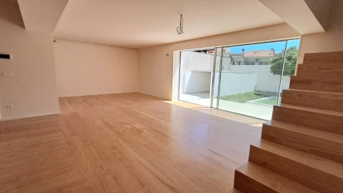 Moradia T3 para Venda em São João da Madeira