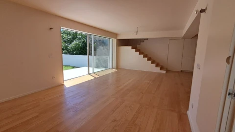 Moradia T3 para Venda em São João da Madeira