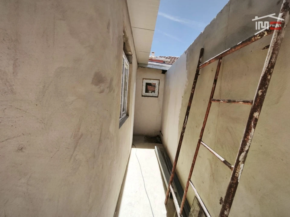 Moradia T2 para Venda em Baixa da Banheira e Vale da Amoreira Foto 18