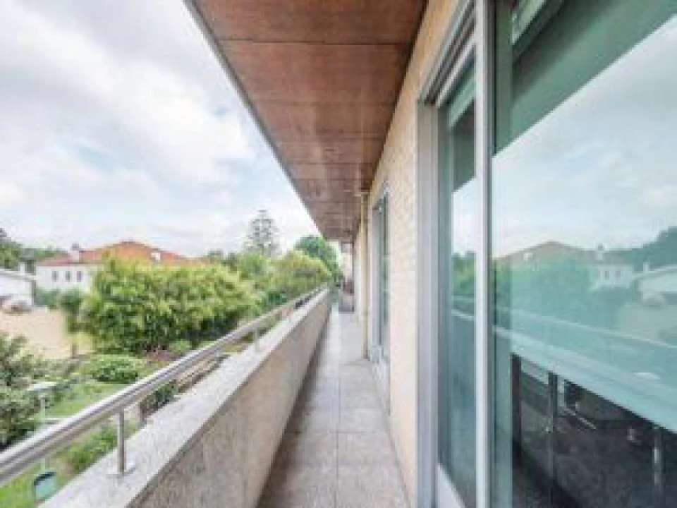Apartamento T4 para Arrendamento em Lordelo do Ouro e Massarelos Foto 2