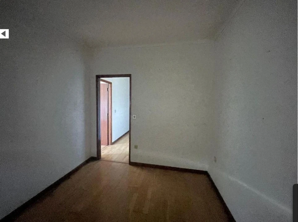 Moradia T5 para Venda em Telões Foto 11