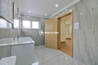 Apartamento T3 para Arrendamento em Sandim, Olival, Lever e Crestuma