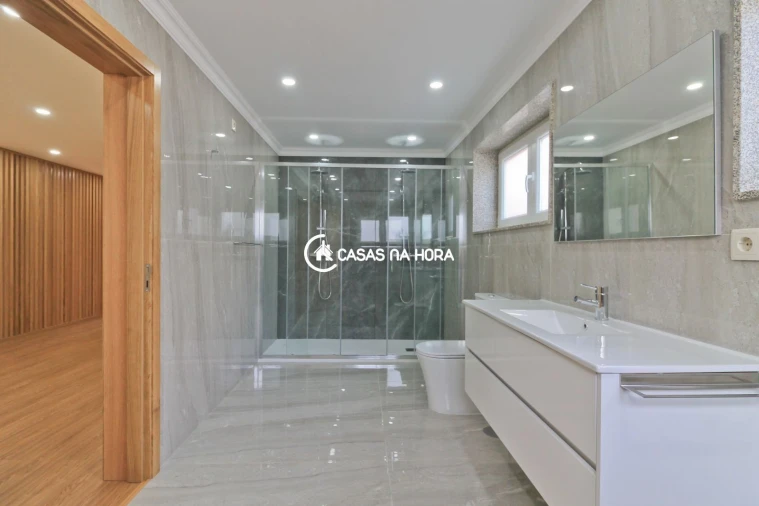 Apartamento T3 para Arrendamento em Sandim, Olival, Lever e Crestuma Foto 9