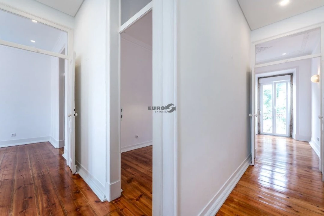 Apartamento T2 para Arrendamento em Arroios Foto 10