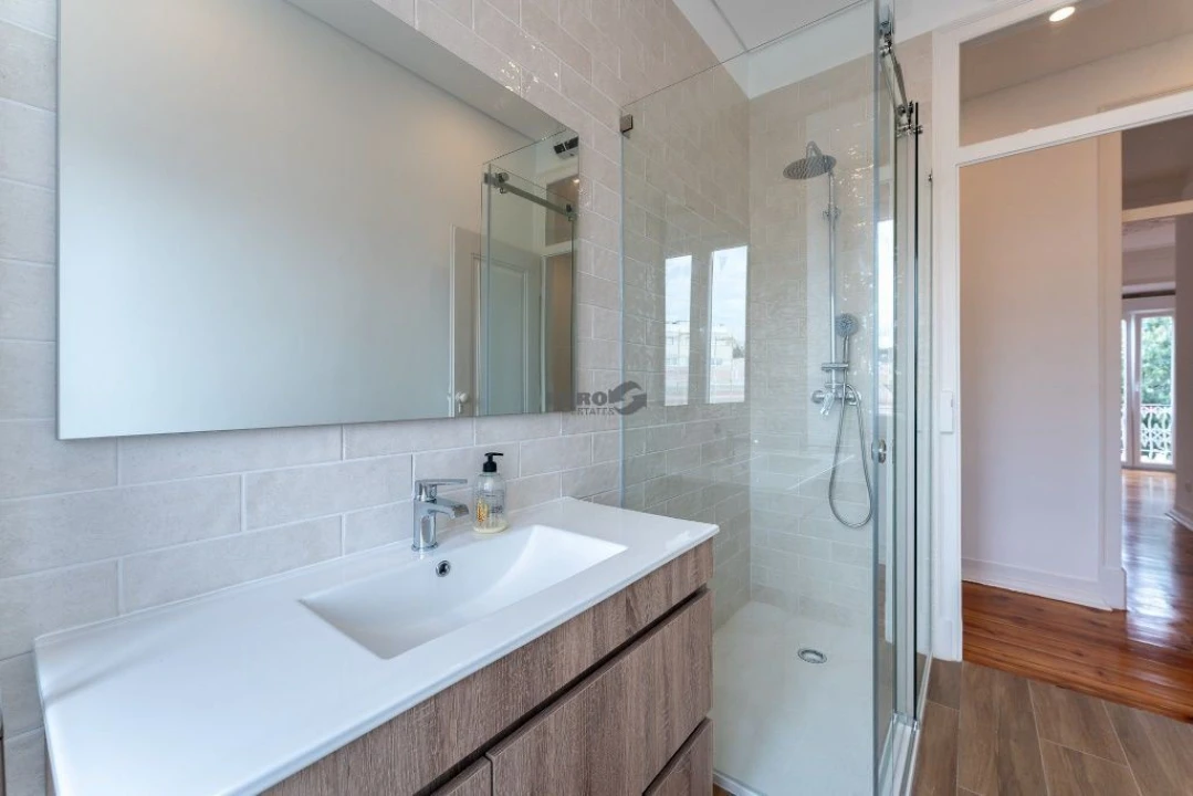 Apartamento T2 para Arrendamento em Arroios Foto 20