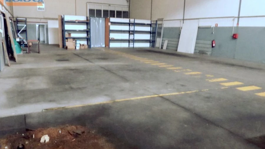 Armazém para Arrendamento em Campo e Sobrado