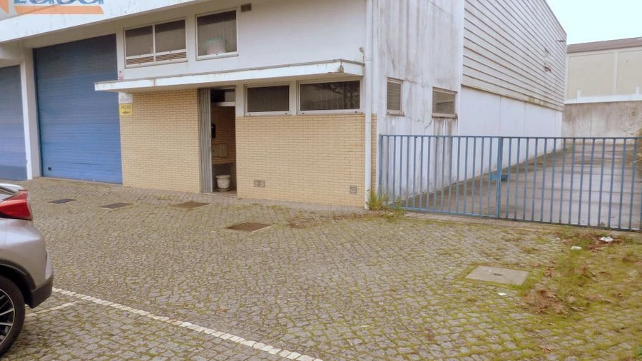 Armazém para Arrendamento em Campo e Sobrado