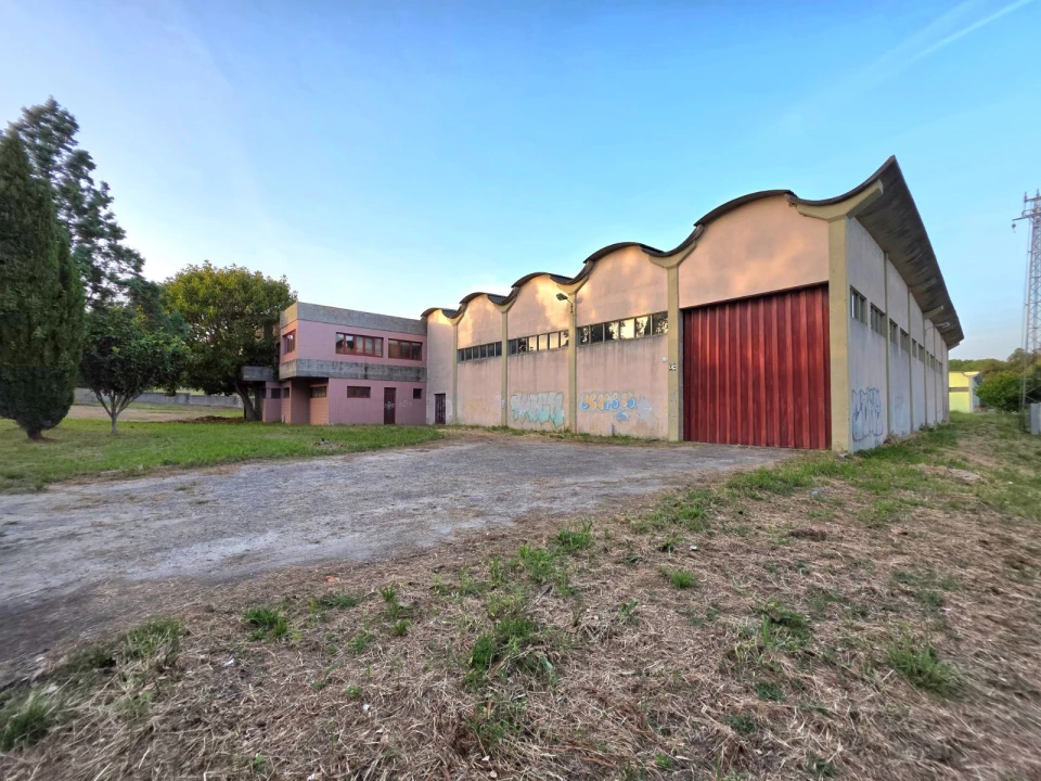 Armazém para Venda em Serzedo e Perosinho Foto 20