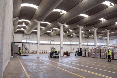 Armazém para Venda em Serzedo e Perosinho