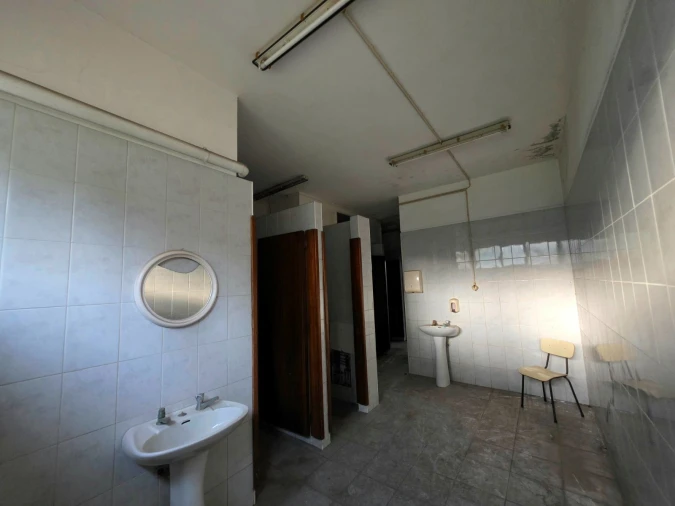 Armazém para Venda em Serzedo e Perosinho Foto 12