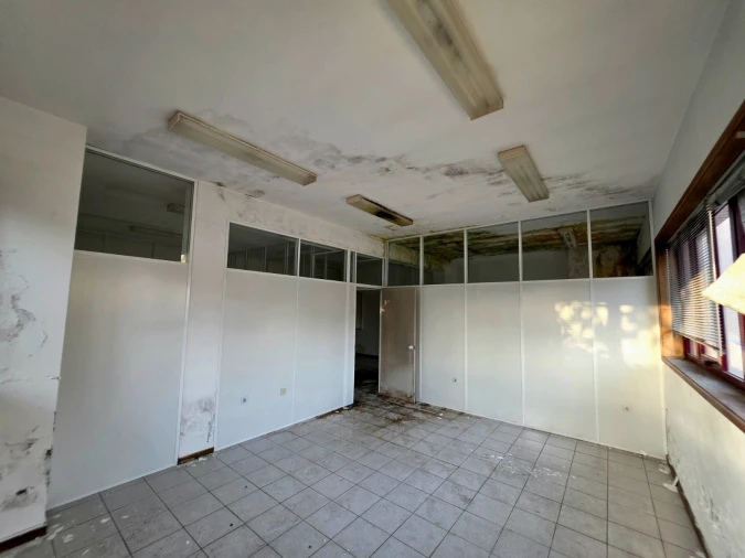 Armazém para Venda em Serzedo e Perosinho Foto 16