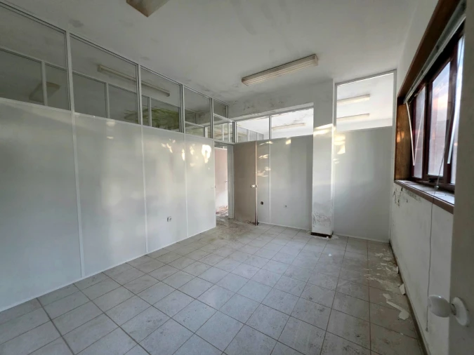 Armazém para Venda em Serzedo e Perosinho Foto 18