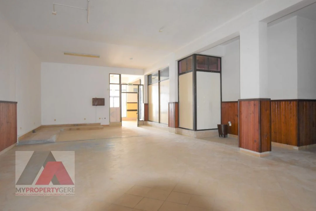 Loja para Arrendamento em A dos Cunhados e Maceira Foto 1