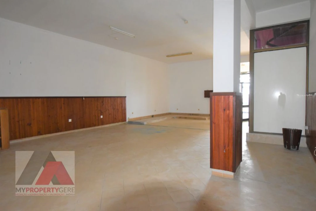 Loja para Arrendamento em A dos Cunhados e Maceira Foto 14