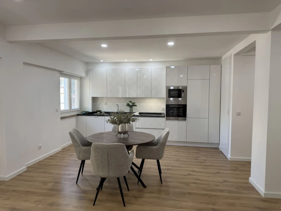 Apartamento T3 para Venda em Benfica Foto 1