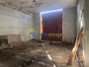 Loja para Arrendamento em Alcains
