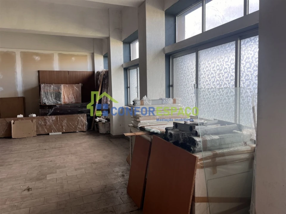 Loja para Arrendamento em Alcains Foto 8