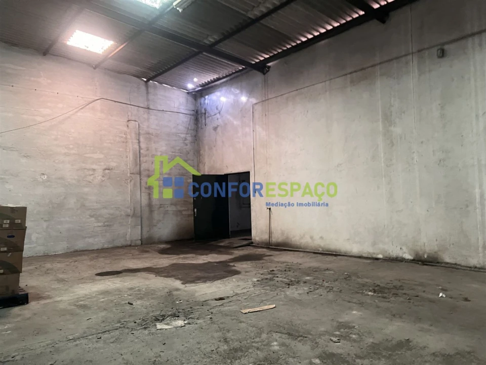 Loja para Arrendamento em Alcains Foto 2