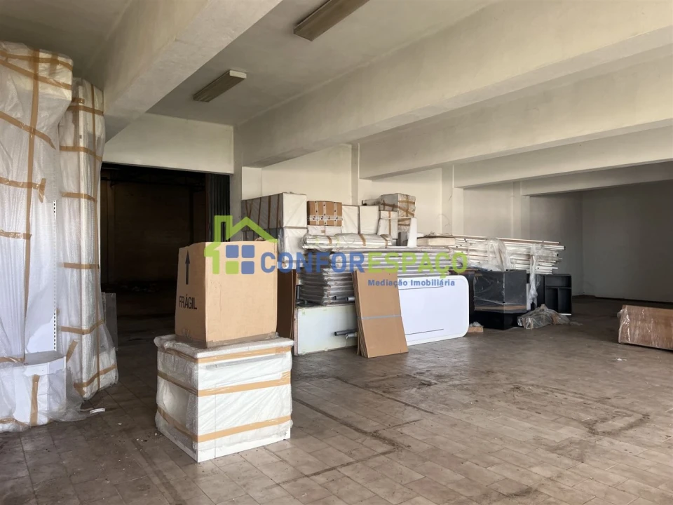 Loja para Arrendamento em Alcains Foto 7