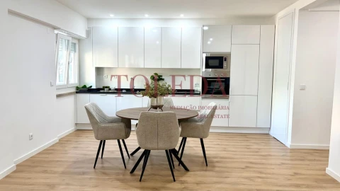 Apartamento T3 para Venda em Benfica