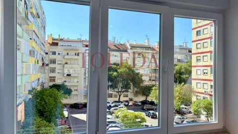 Apartamento T3 para Venda em Benfica