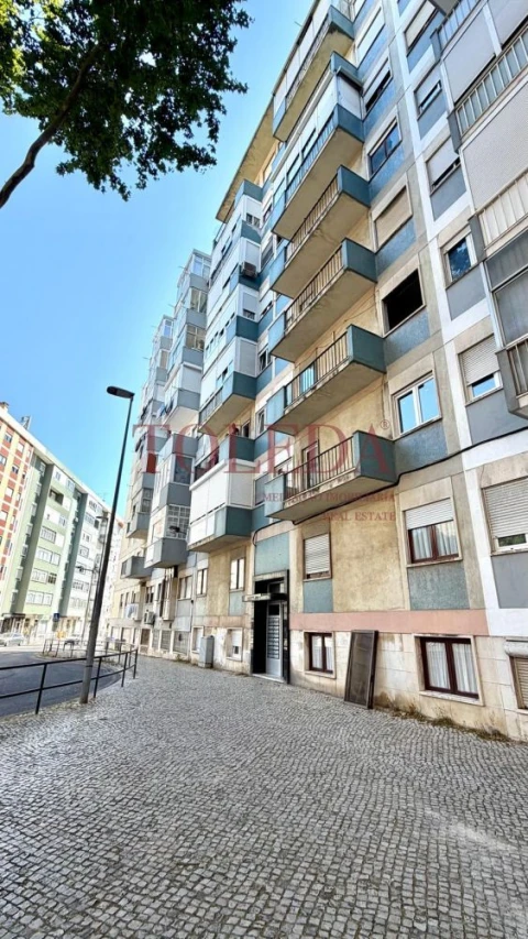 Apartamento T3 para Venda em Benfica