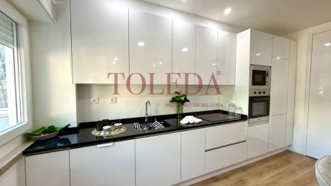 Apartamento T3 para Venda em Benfica