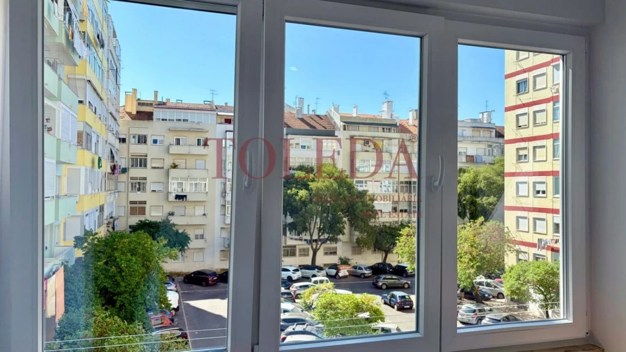Apartamento T3 para Venda em Benfica Foto 14