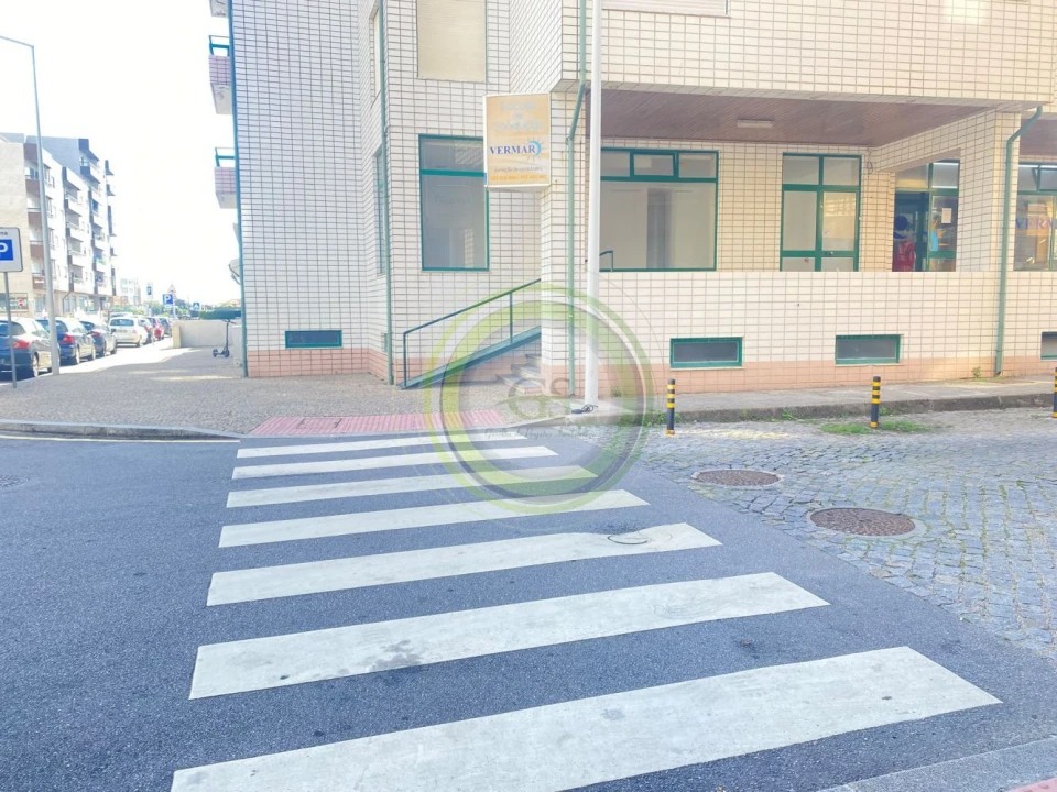 Loja para Arrendamento em Aver-O-Mar, Amorim e Terroso Foto 11