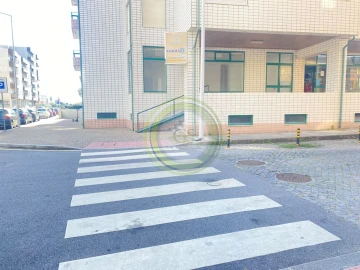 Loja para Arrendamento em Aver-O-Mar, Amorim e Terroso