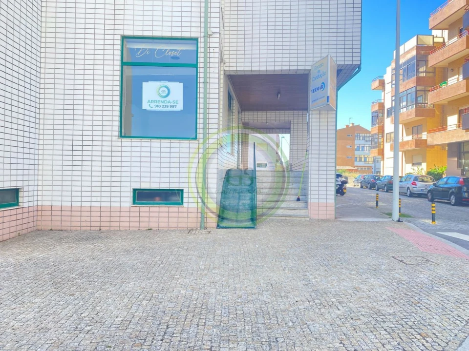 Loja para Arrendamento em Aver-O-Mar, Amorim e Terroso Foto 2