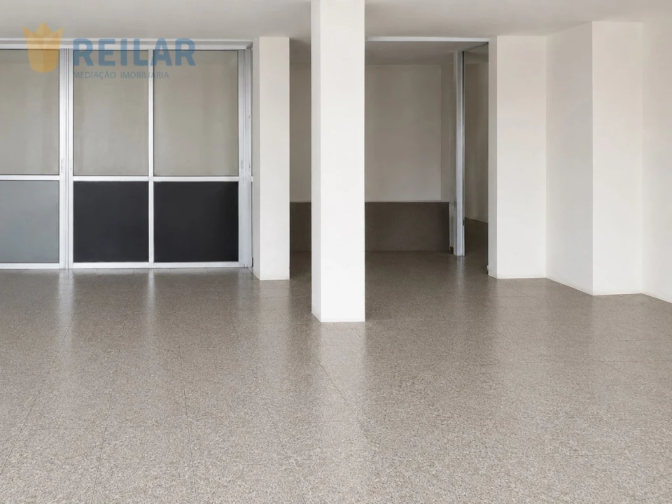 Loja para Venda em Póvoa de Santa Iria e Forte da Casa Foto 2