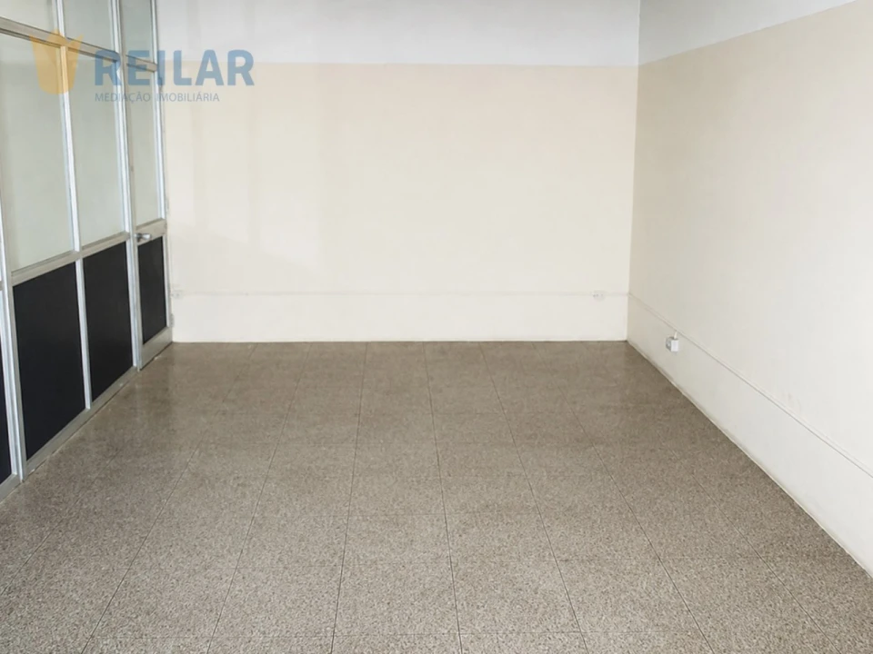 Loja para Venda em Póvoa de Santa Iria e Forte da Casa Foto 3