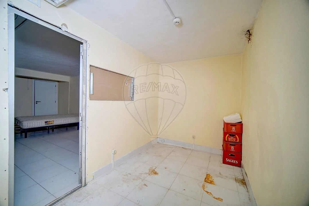 Loja para Venda em Baixa da Banheira e Vale da Amoreira Foto 17