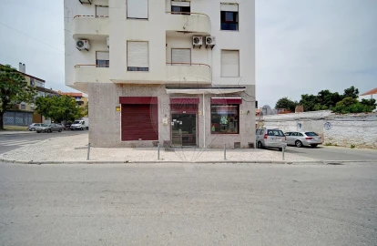 Loja para Venda em Baixa da Banheira e Vale da Amoreira