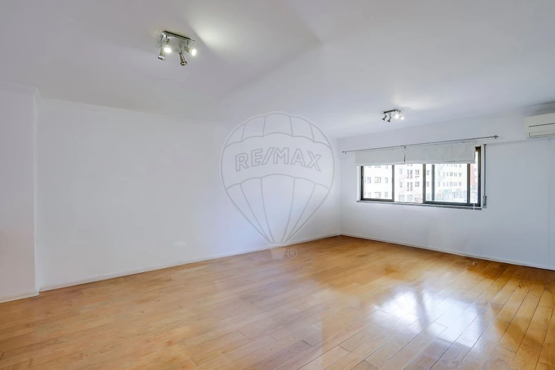 Apartamento T3 para Venda em Odivelas Foto 3