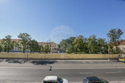 Apartamento T2 para Arrendamento em Carnide