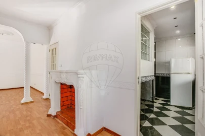 Apartamento T2 para Arrendamento em Carnide