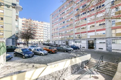 Apartamento T2 para Arrendamento em Carnide