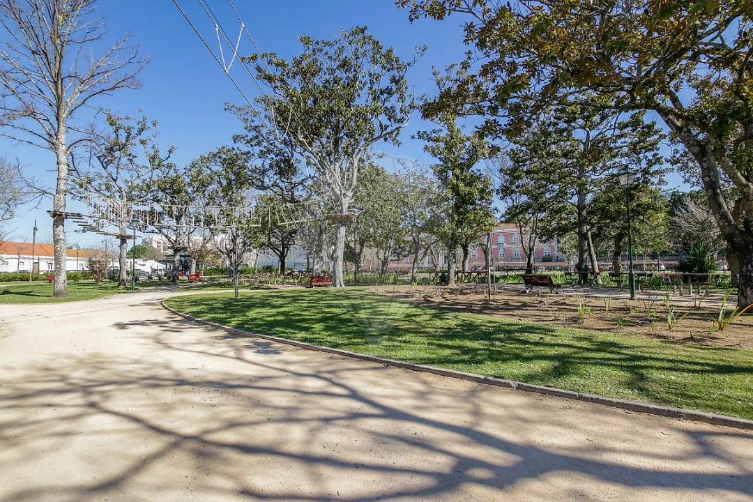 Apartamento T2 para Arrendamento em Carnide Foto 32