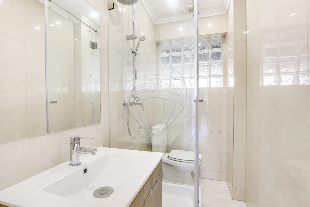 Apartamento T2 para Arrendamento em Carnide Foto 20