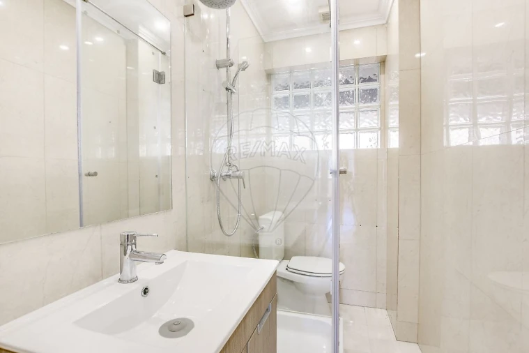 Apartamento T2 para Arrendamento em Carnide Foto 20