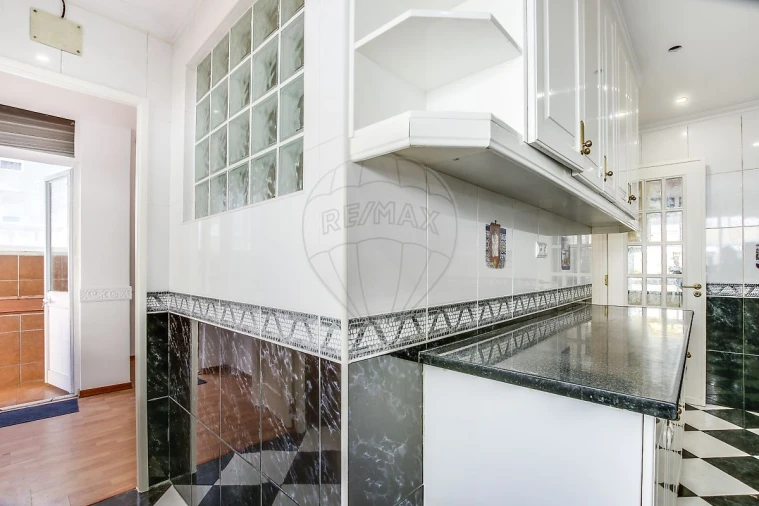Apartamento T2 para Arrendamento em Carnide Foto 21
