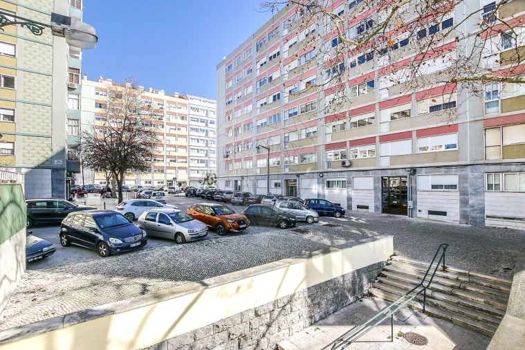 Apartamento T2 para Arrendamento em Carnide Foto 16