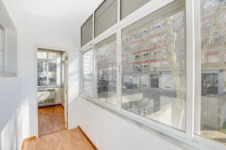 Apartamento T2 para Arrendamento em Carnide Foto 12